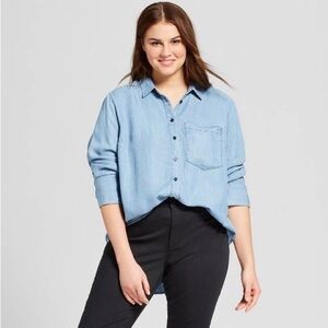 Who What Where / NWT / TARE/ Woman’s long silky /button up chambray blouse/ S/